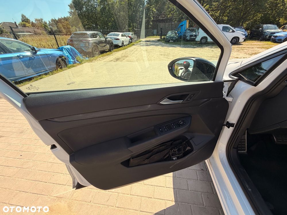Volkswagen Golf - 22