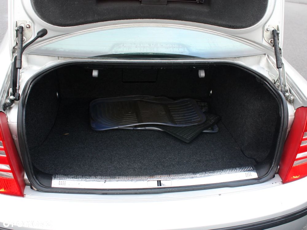 Skoda Superb 2.8 V6 Classic - 15