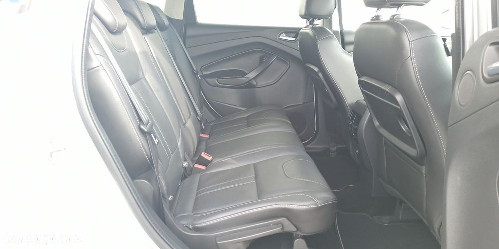 Ford Kuga 2.0 TDCi 4x4 Titanium - 29