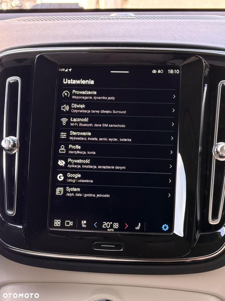 Volvo XC 40 B3 B DKG Ultra Black Edition - 41