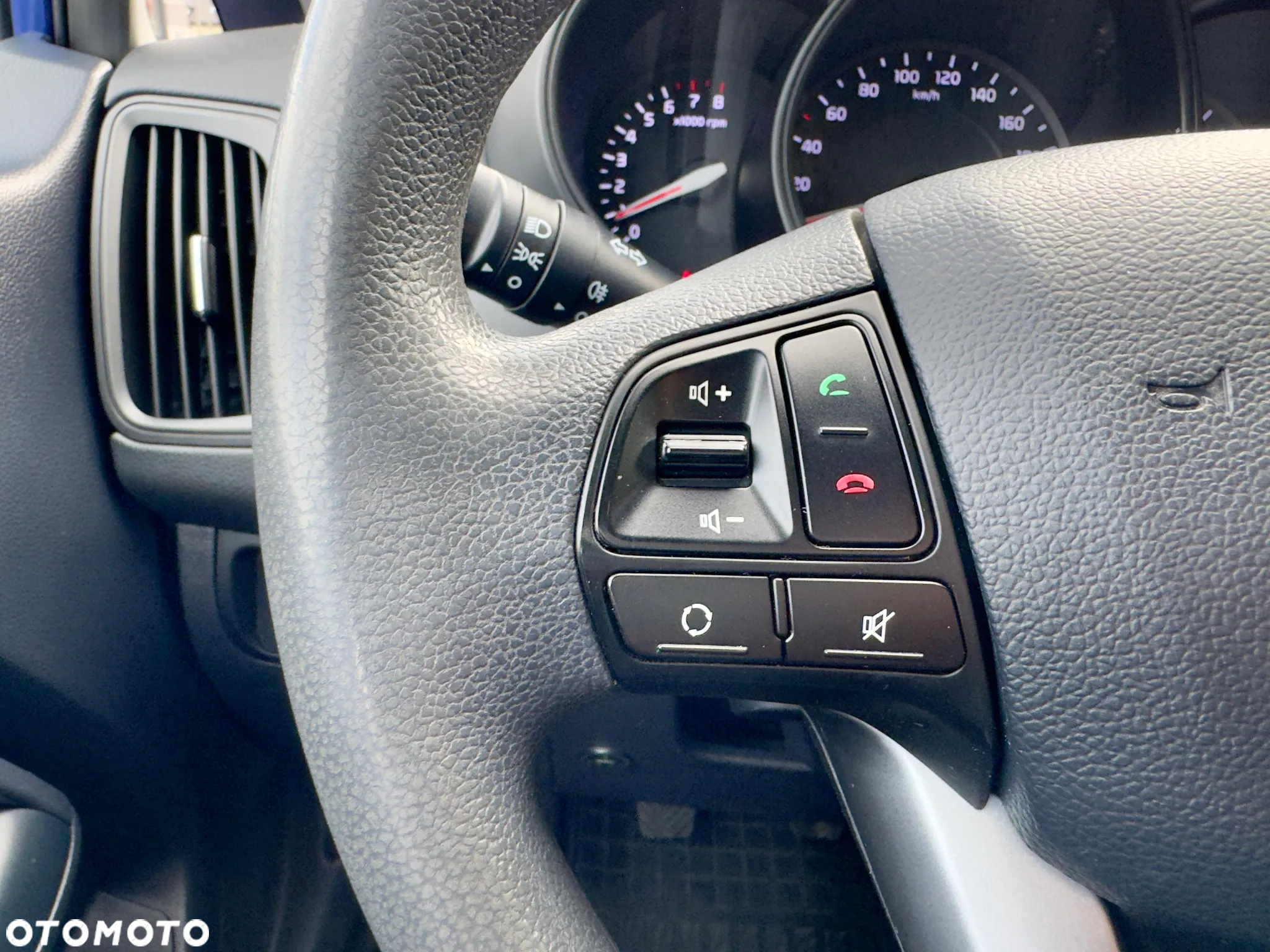 Kia Rio 1.2 L - 34