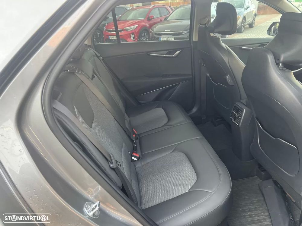 Kia Niro 1.6 GDi HEV Tech - 12