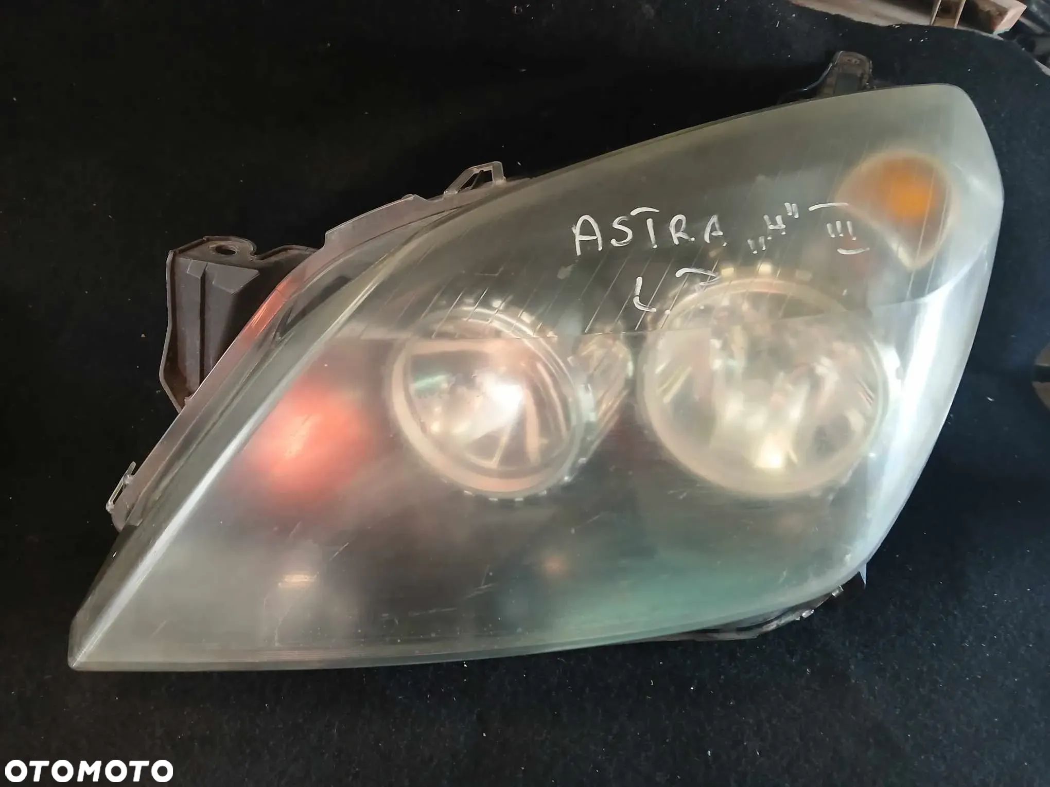 Opel Astra H III Lampa przednia lewa, prawa - 1
