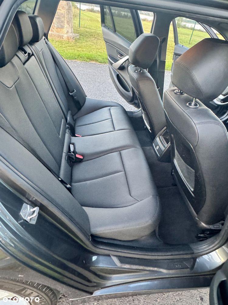 BMW Seria 3 318d Touring Luxury Line - 20