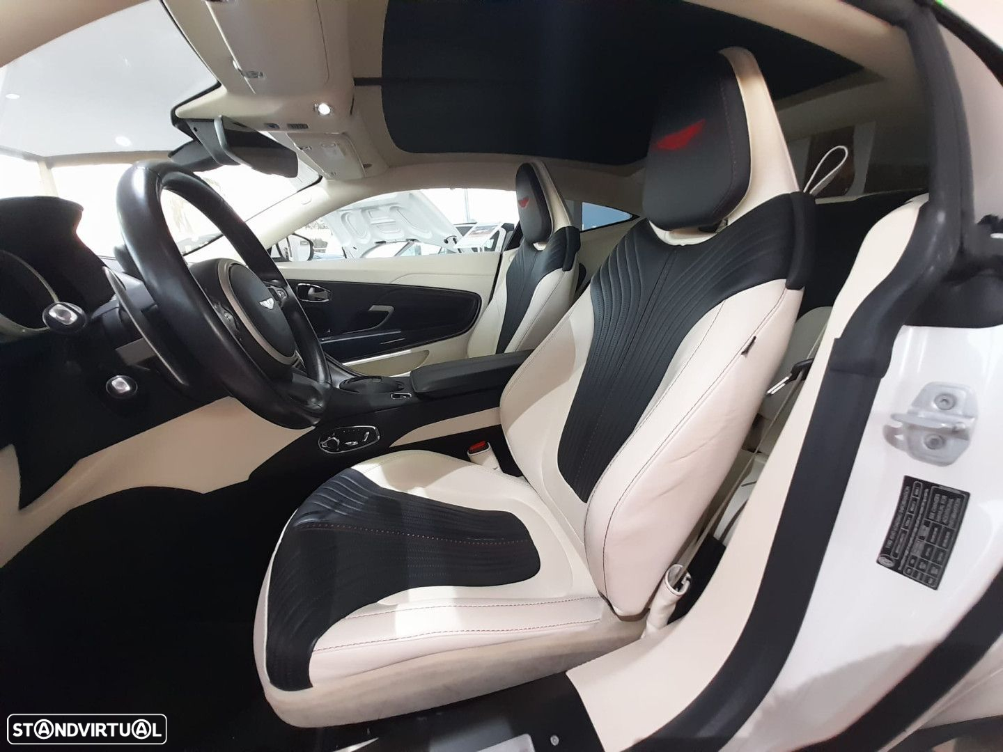Aston Martin DB11 Coupé V12 Auto - 6