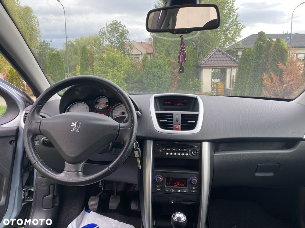 Peugeot 207 - 8