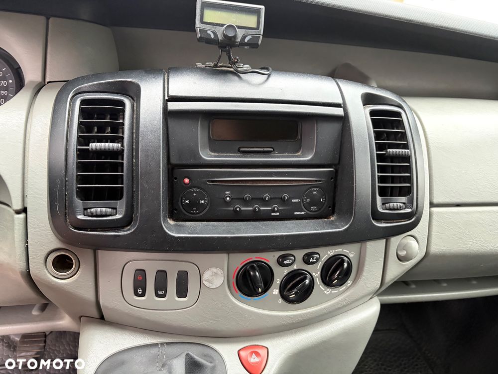 Renault Trafic - 13
