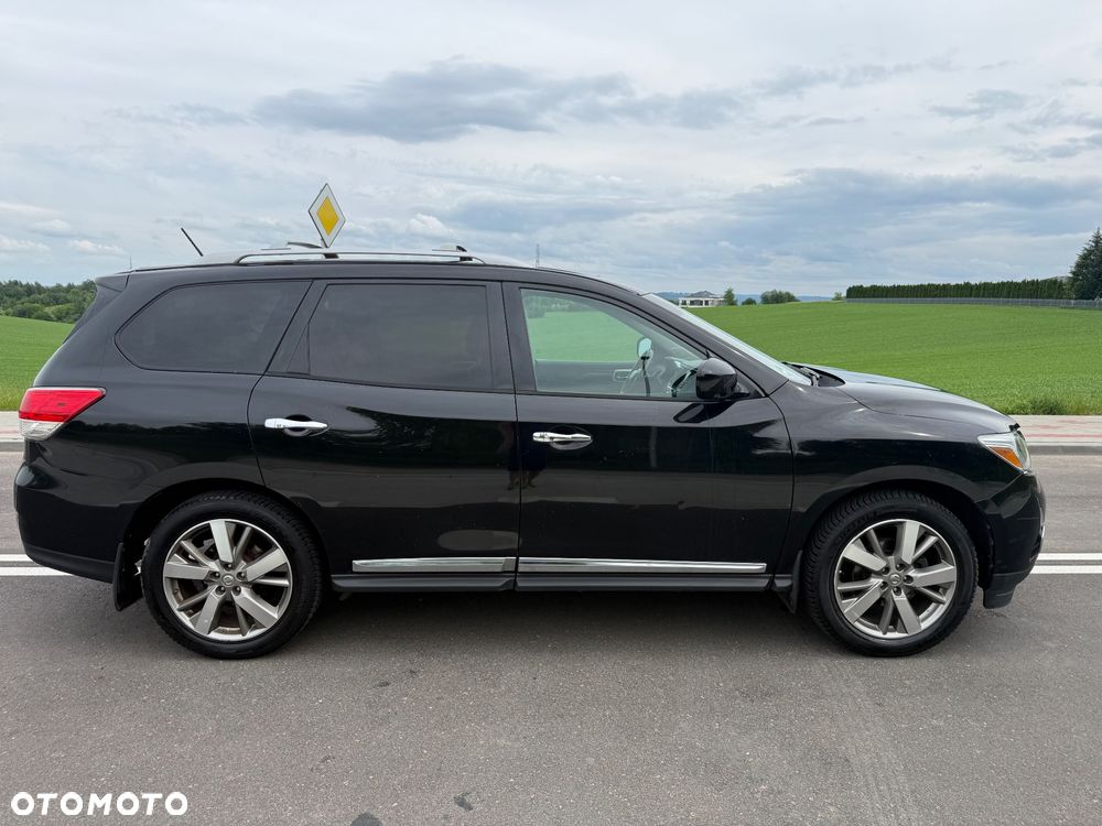 Nissan Pathfinder - 2