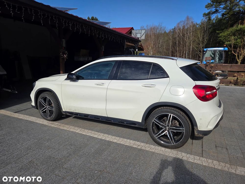 Mercedes-Benz GLA 250 4-Matic - 16