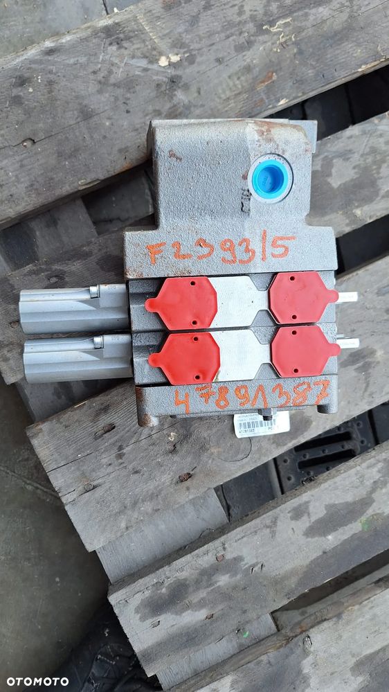 zawór rozdzielacz sekcja blok 47891387 rexroth r979041059 cnh case farmall 120a new holland ts6 - 2
