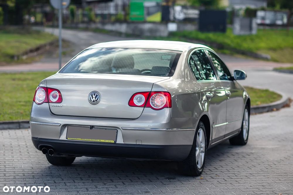 Volkswagen Passat 2.0 FSI Automatik Highline - 3