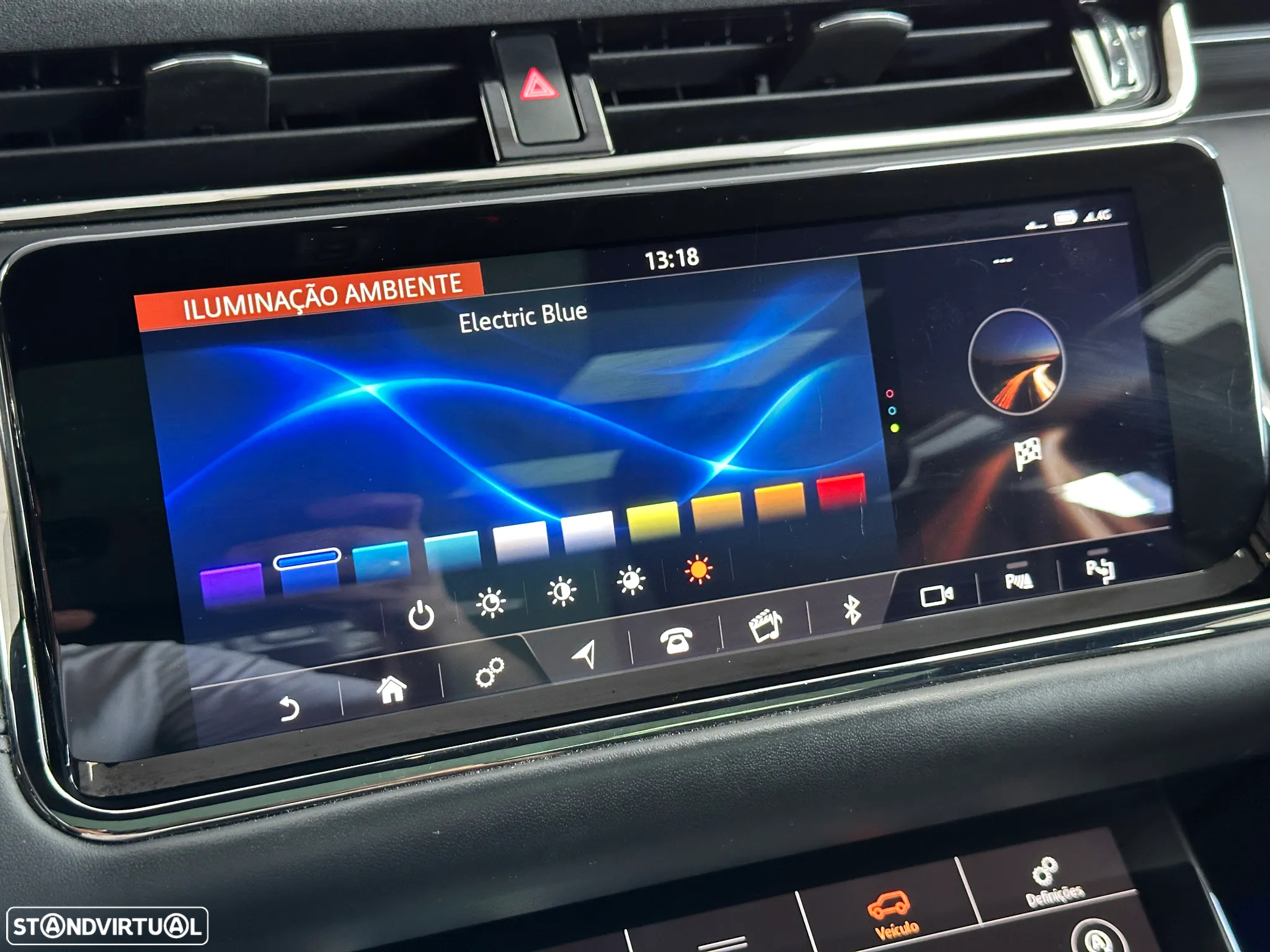 Land Rover Range Rover Evoque 2.0 P250 AWD R-Dynamic HSE Auto - 37