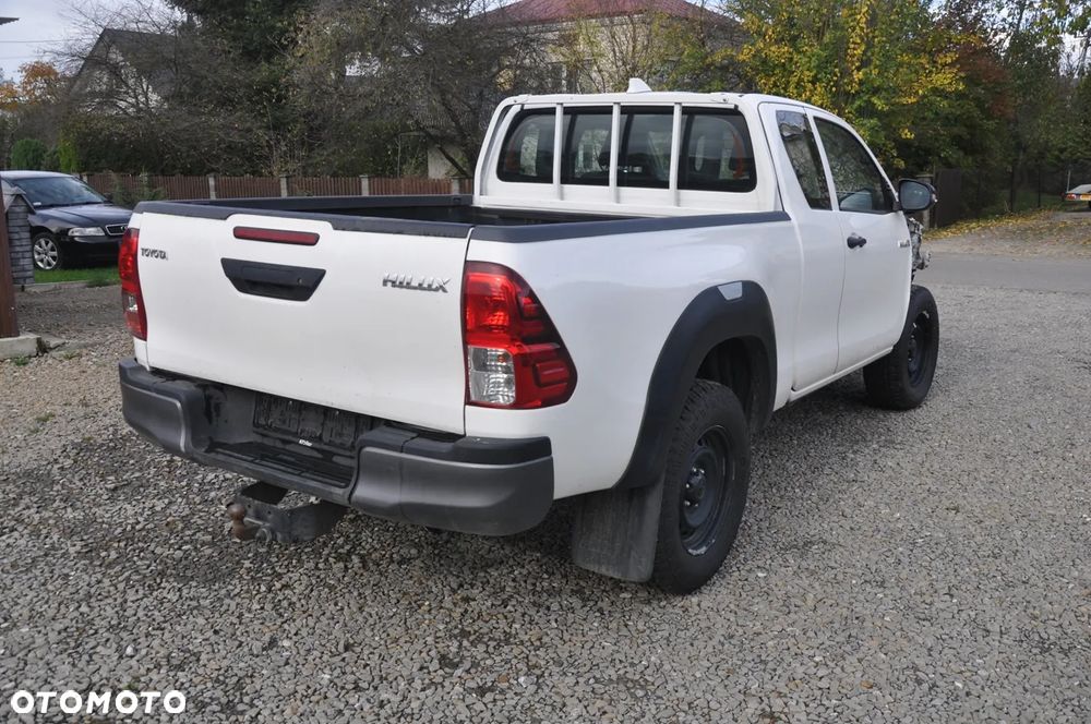 Toyota Hilux 2.4 D-4D Extra Cab DLX 4x4 - 7