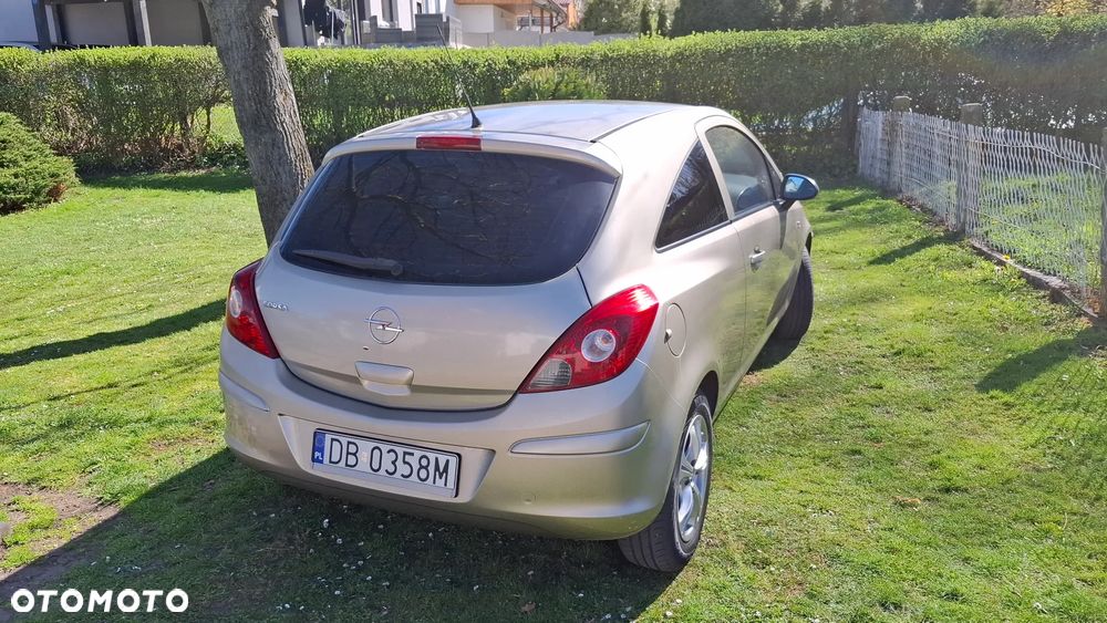 Opel Corsa 1.4 16V Enjoy - 11