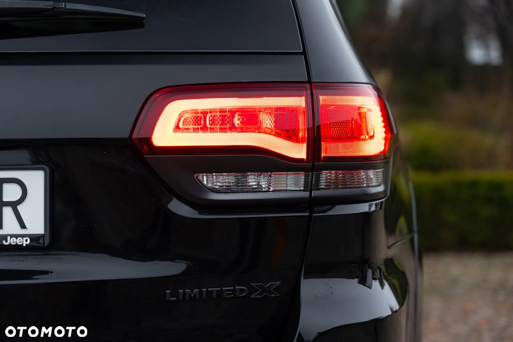 Jeep Grand Cherokee - 14