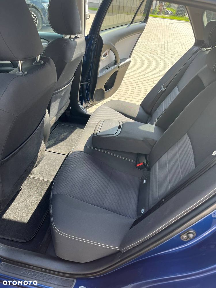 Toyota Avensis 2.0 D-4D Prestige - 11
