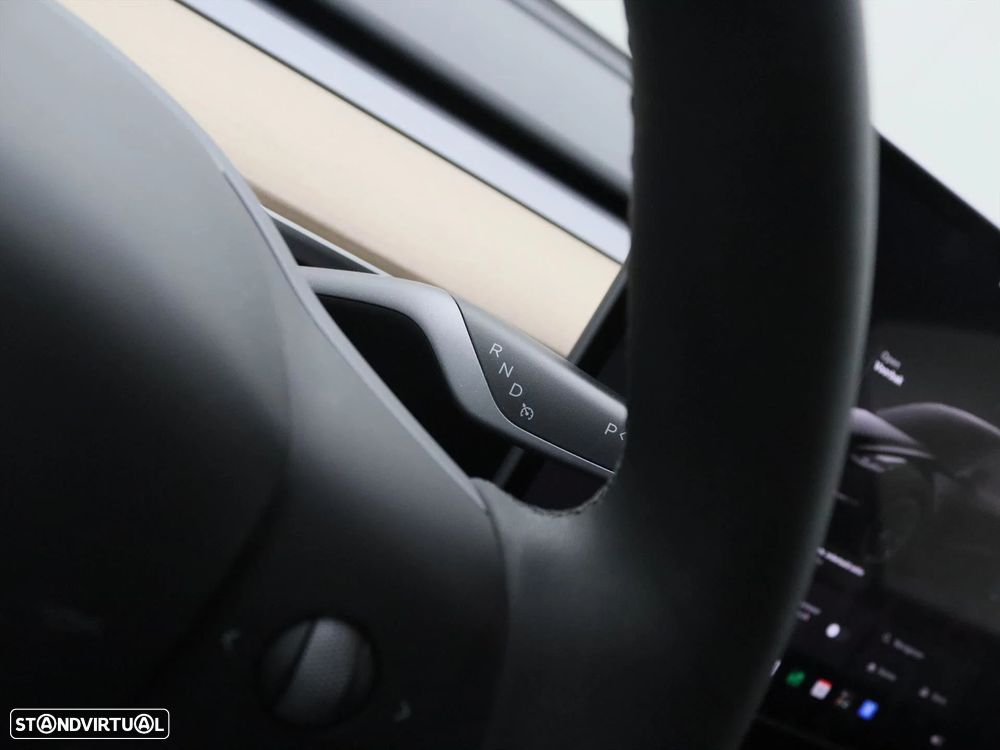 Tesla Model Y RWD - 10