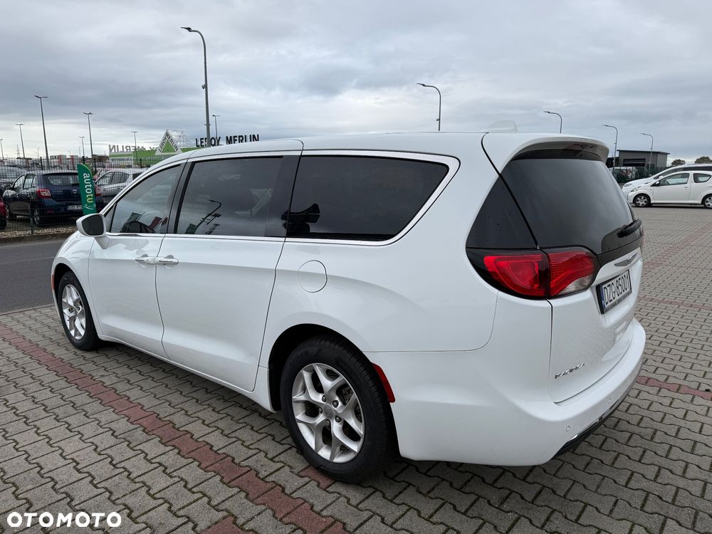 Chrysler Pacifica - 9