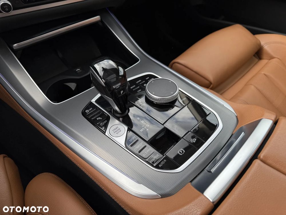 BMW X5 xDrive40i - 16
