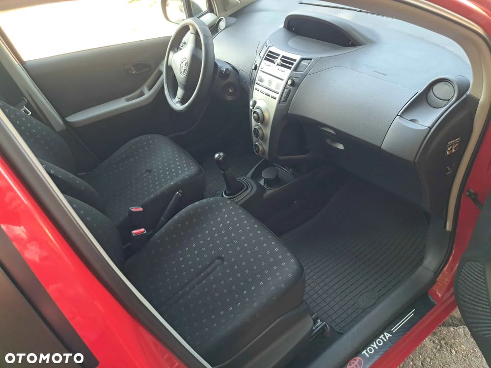 Toyota Yaris - 18