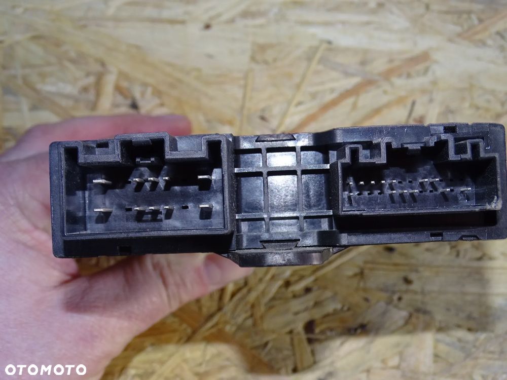 MODUŁ KLAPY BAGAZNIKA VOLVO V60 32357495 - 3