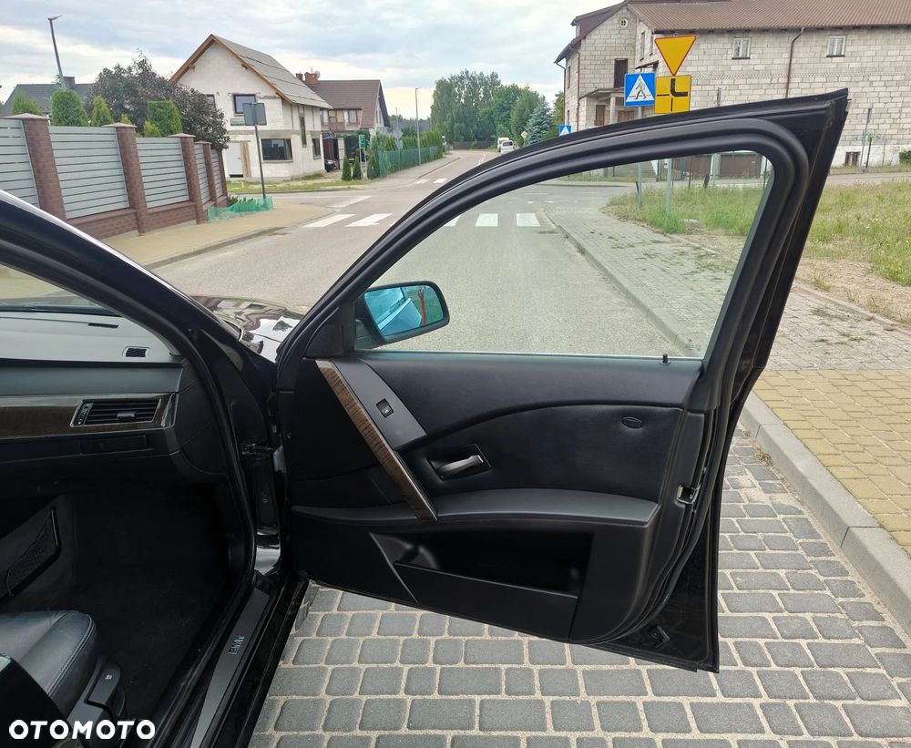 BMW Seria 5 540i Edition Exclusive - 21