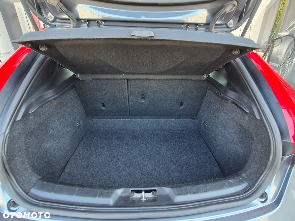 Volvo V40 D2 Momentum - 28