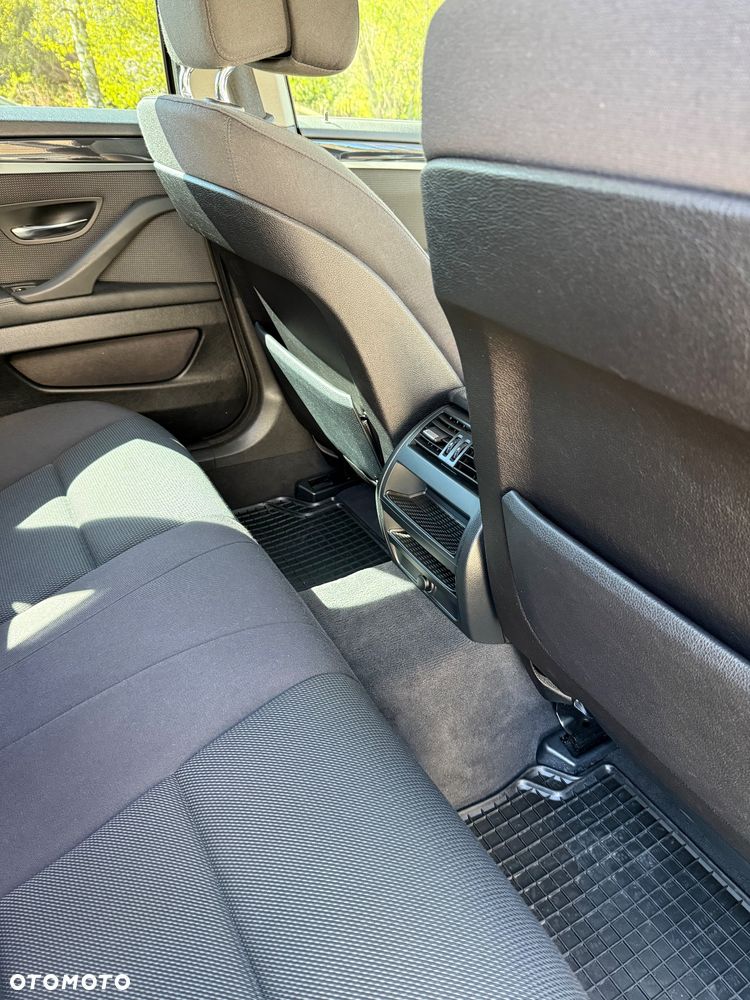 BMW Seria 5 520d - 24