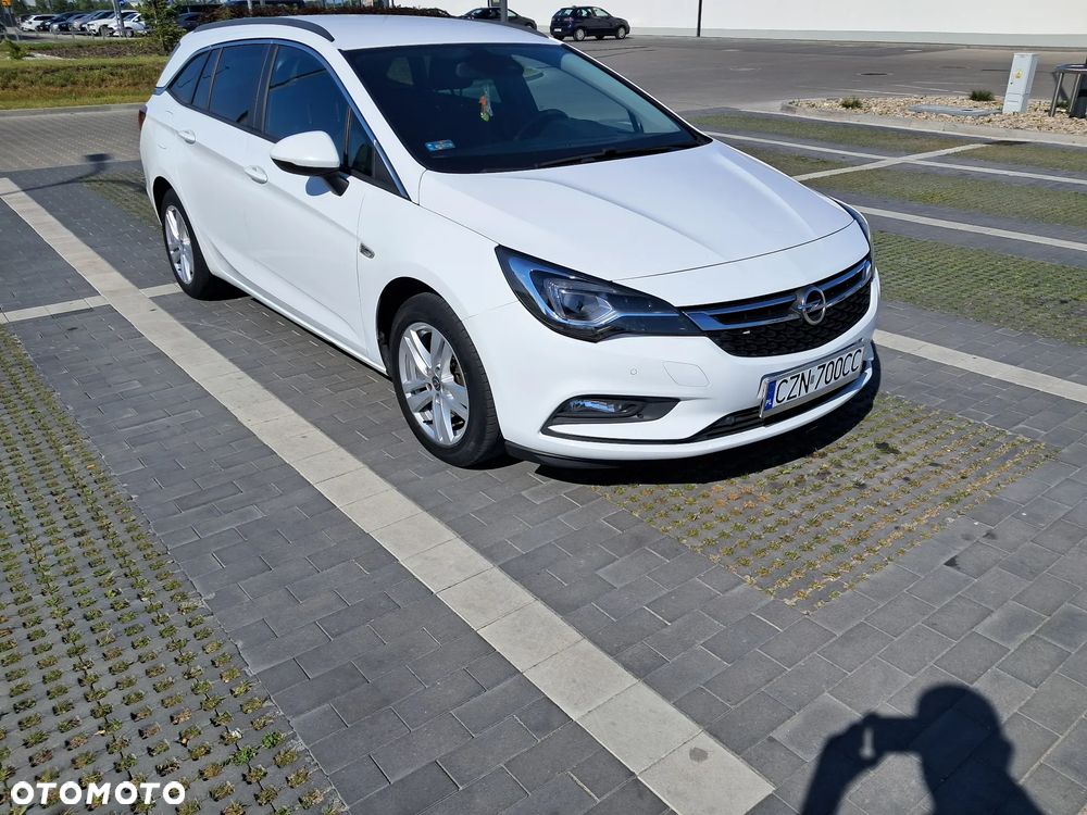 Opel Astra 1.6 D (CDTI) Dynamic - 4