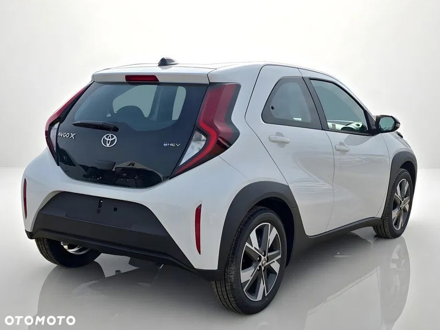Toyota Aygo X Hybrid 1.5 Comfort e-CVT - 5