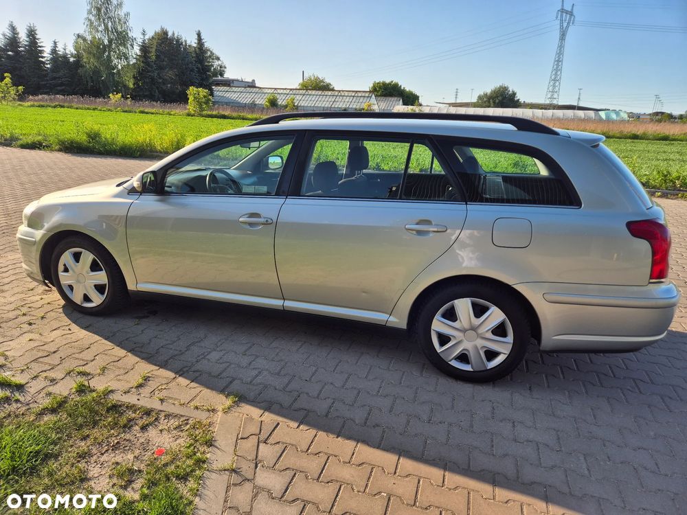 Toyota Avensis 2.0 D-4D Luna - 25