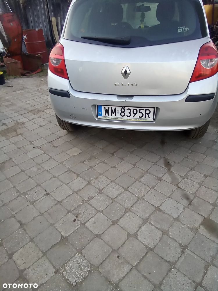 Renault Clio - 7
