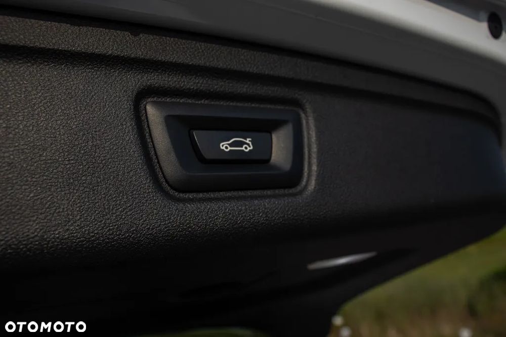 BMW Seria 3 320d xDrive M Sport Sport - 14