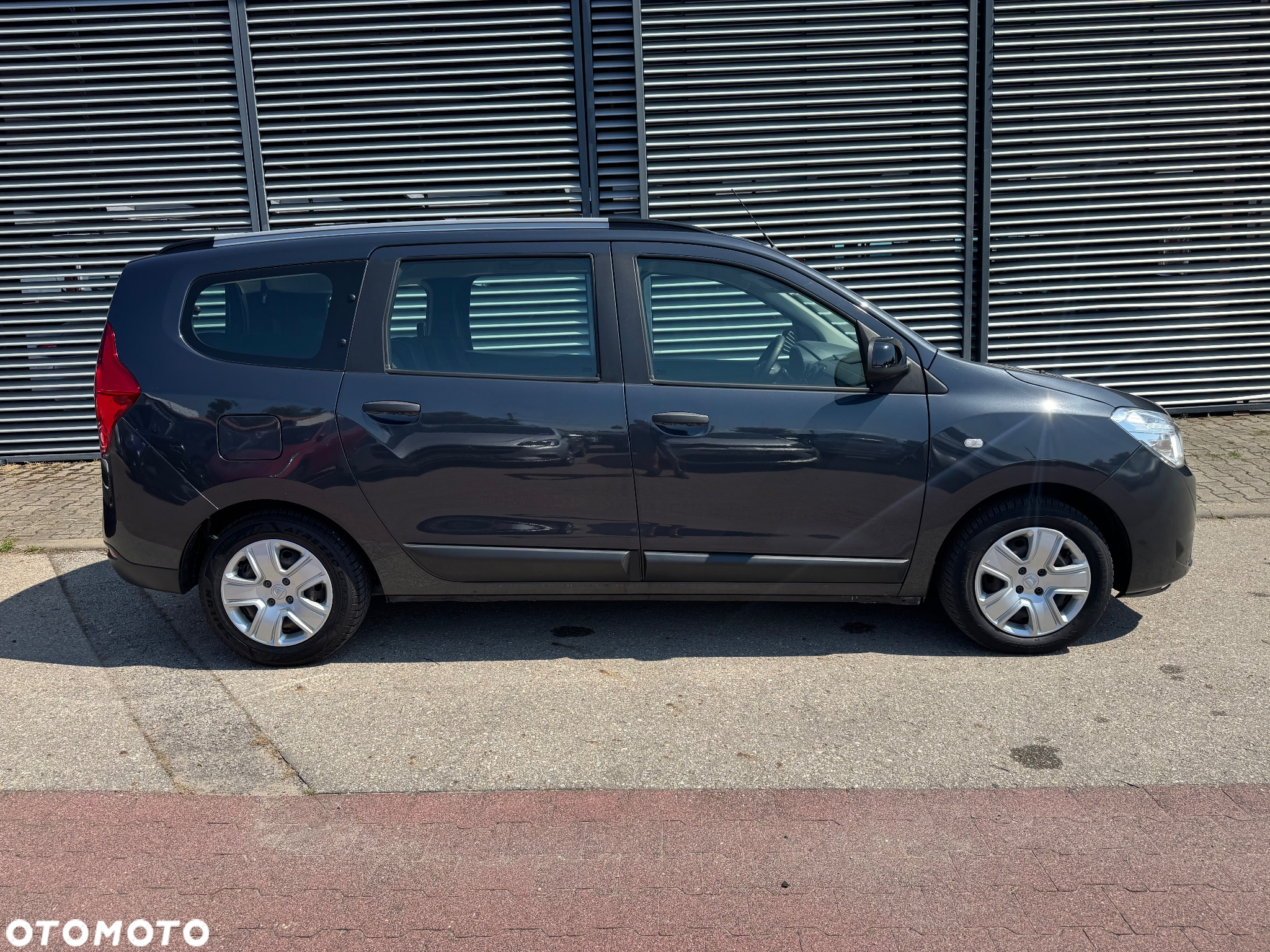 Dacia Lodgy 1.3 TCe Laureate S&S - 8