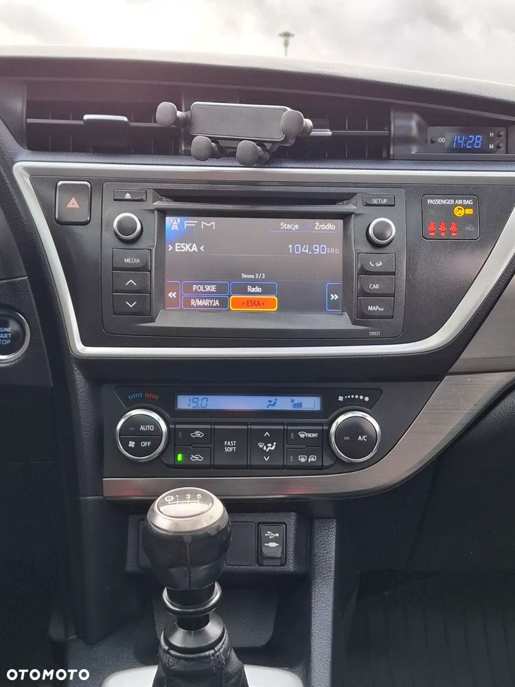 Toyota Auris 2.0 D-4D Prestige - 22