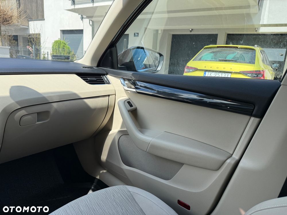 Skoda Octavia 1.6 TDI Style DSG - 8