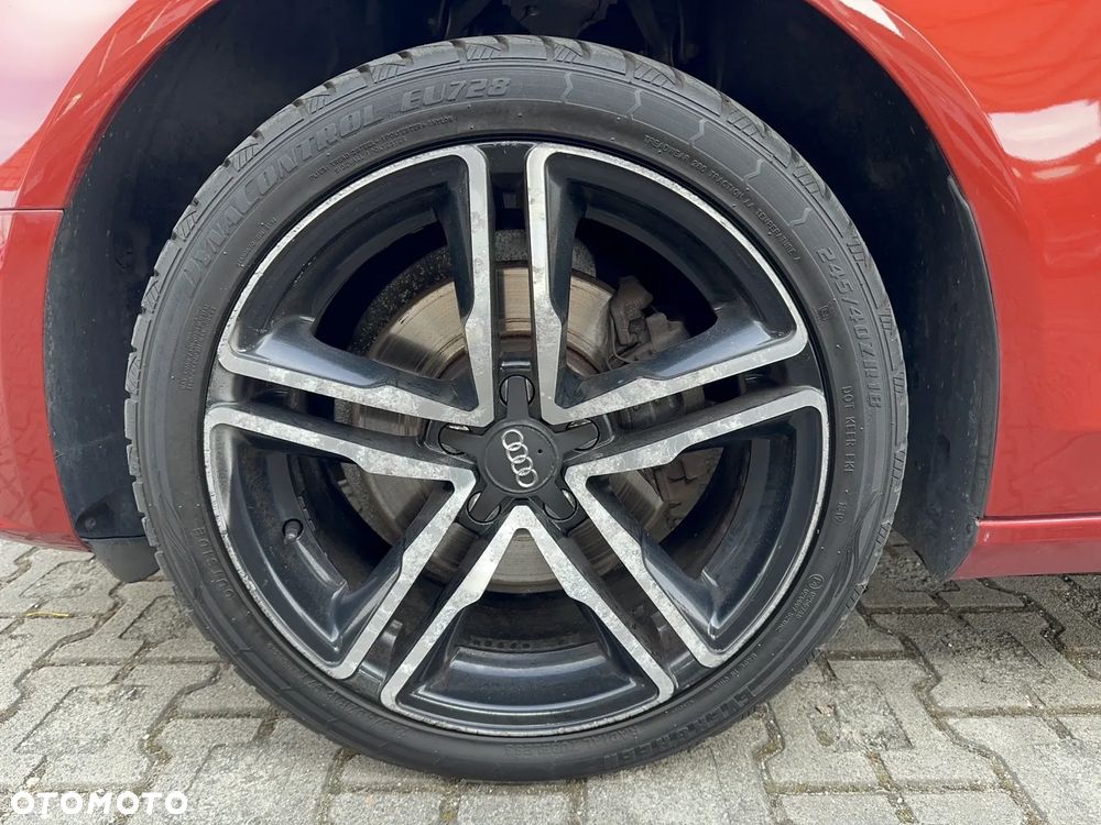 Audi A4 Limousine - 10