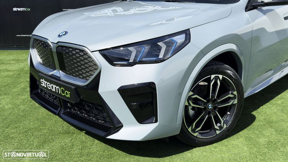 BMW iX2 eDrive20 Pack Desportivo M Pro - 3