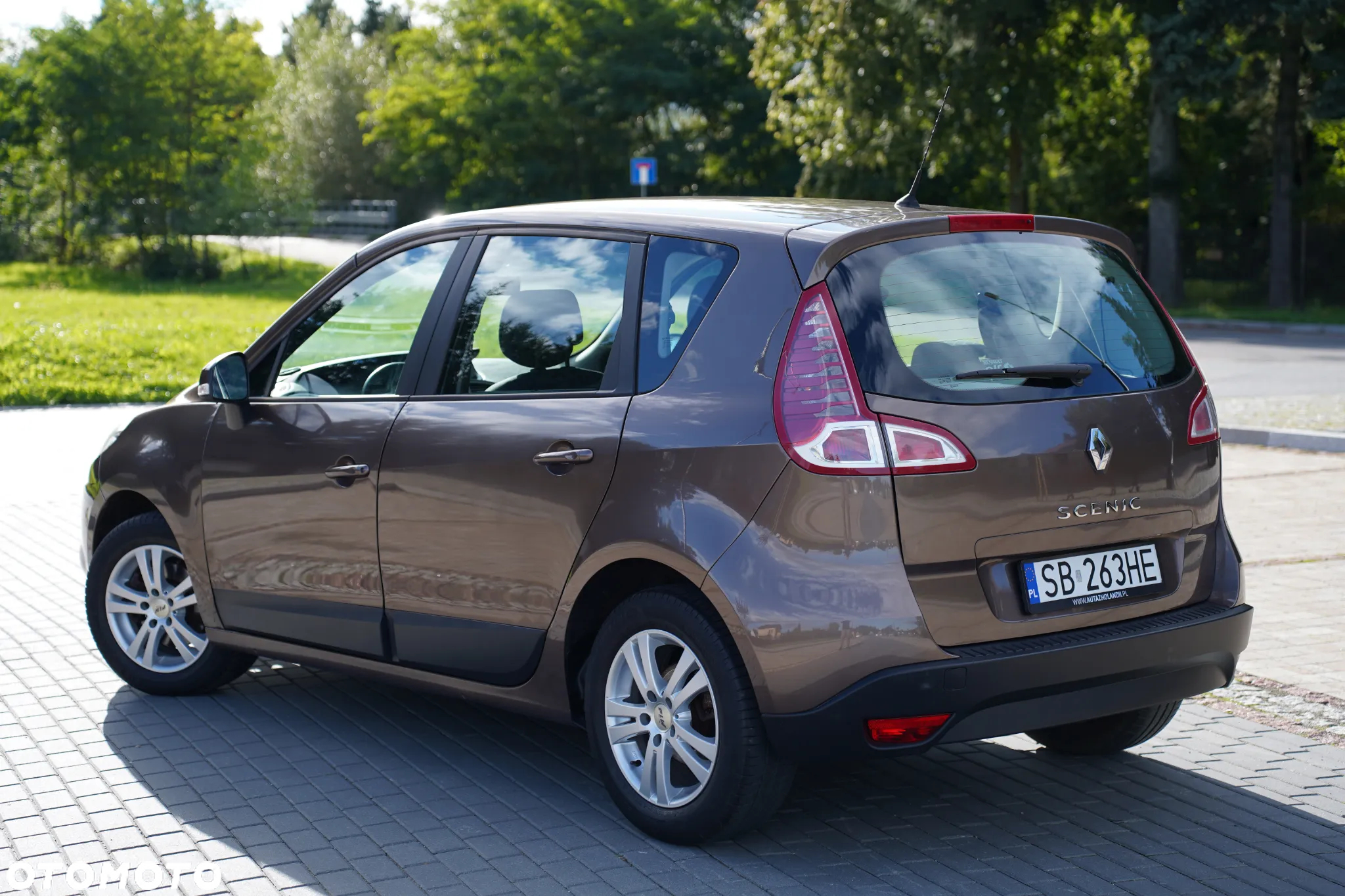 Renault Scenic 1.6 16V 110 Authentique - 8