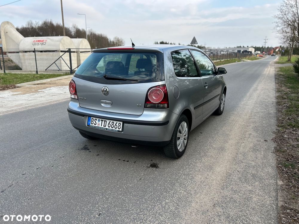 Volkswagen Polo 1.4 16V Sportline - 10
