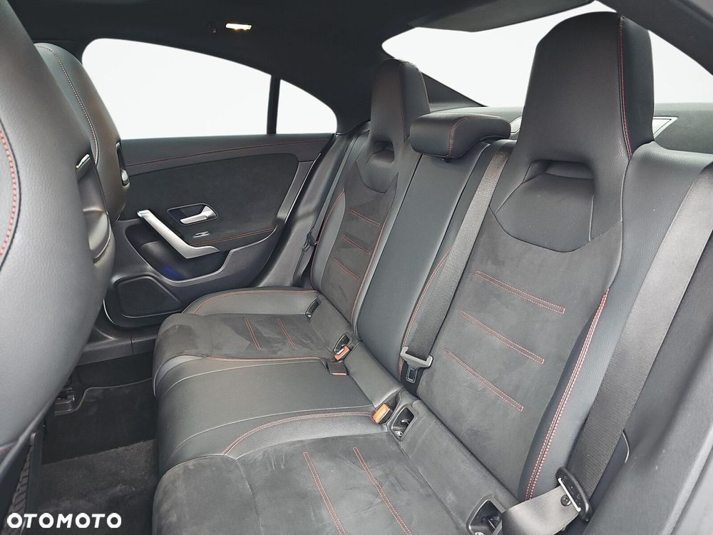 Mercedes-Benz CLA - 33