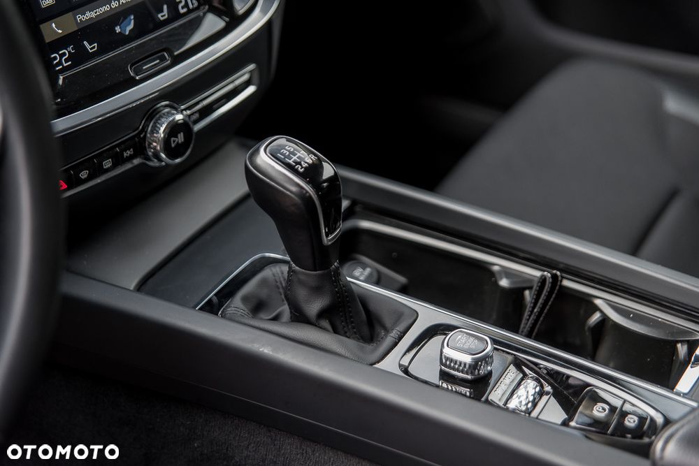 Volvo V60 D3 Drive-E Momentum - 21