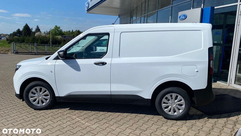 Ford Transit Courier - 9