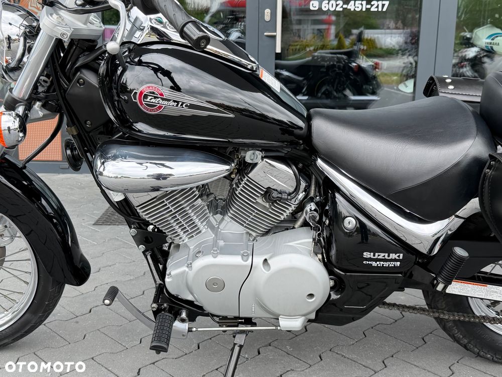 Suzuki Intruder - 31