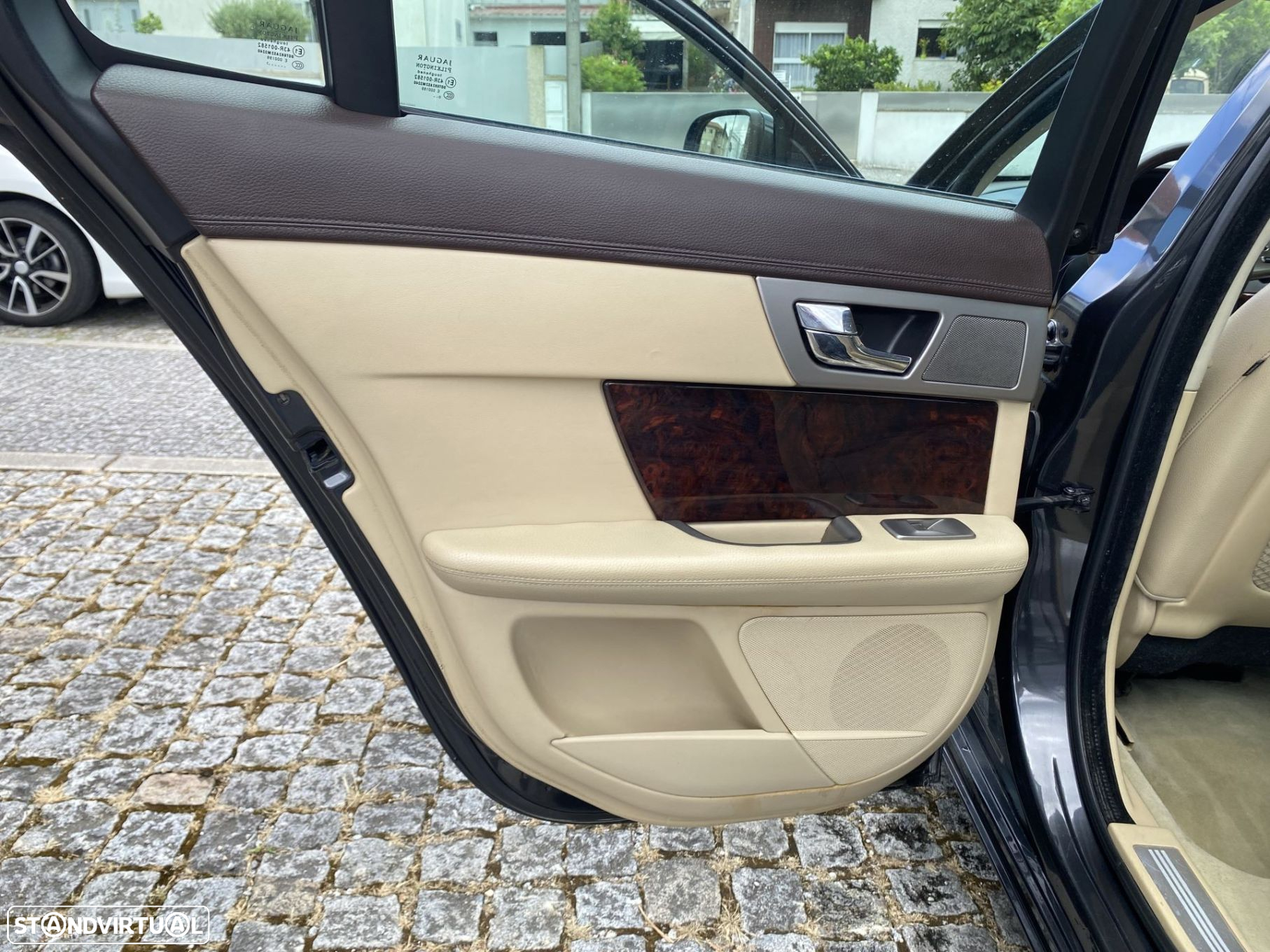 Jaguar XF 3.0 D V6 Premium Luxury - 13
