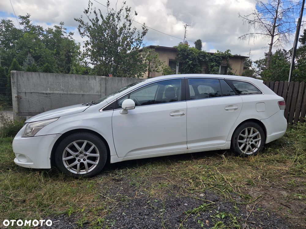 Toyota Avensis - 1