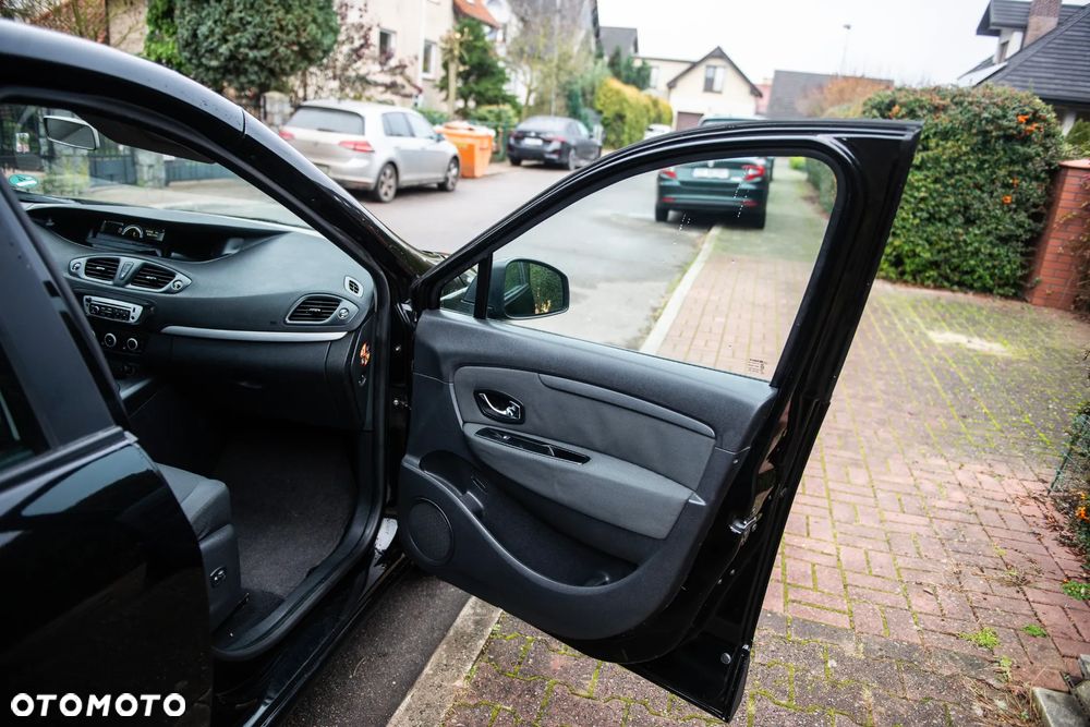 Renault Scenic 1.6 16V 110 TomTom Edition - 25