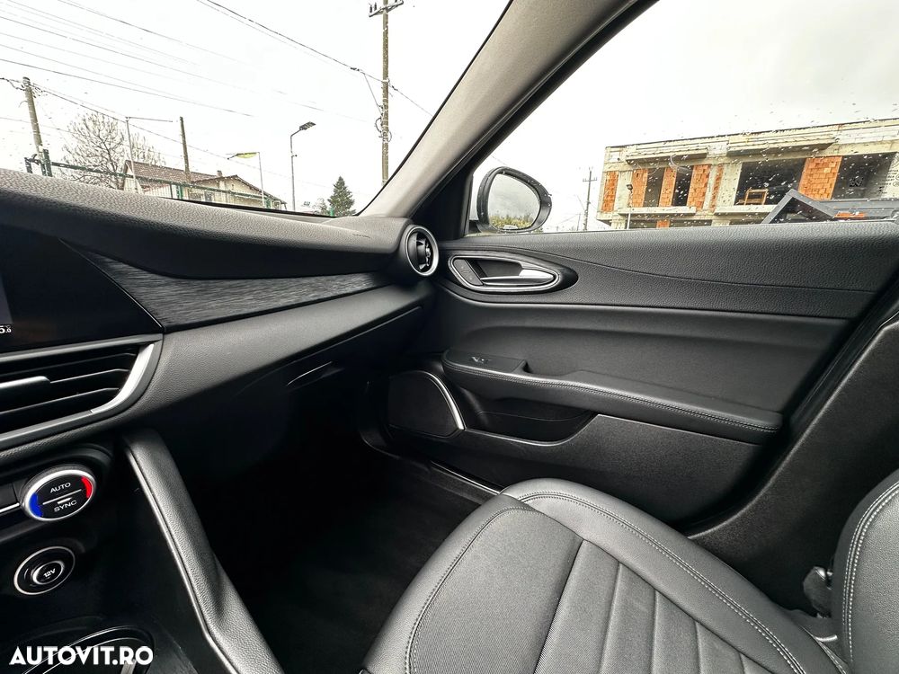 Alfa Romeo Giulia 2.2 JTDM RWD AT8 Super - 11