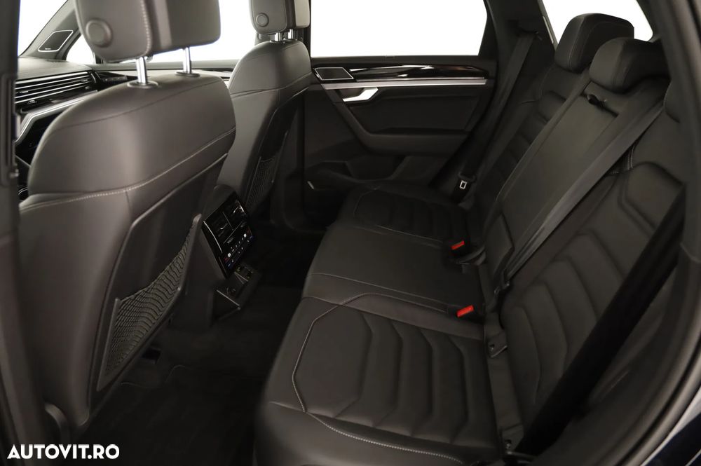 Volkswagen Touareg 3.0 V6 TDI SCR 4Motion Automatik R-Line - 11