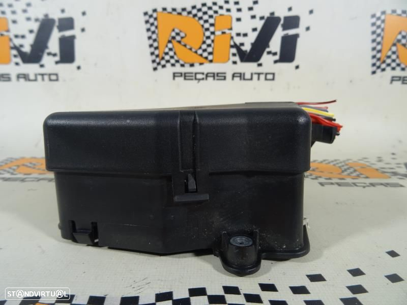 Caixa De Fusíveis Audi A4 (8Ec, B7)  Caixa De Fusíveis De Um Audi A4 B - 3